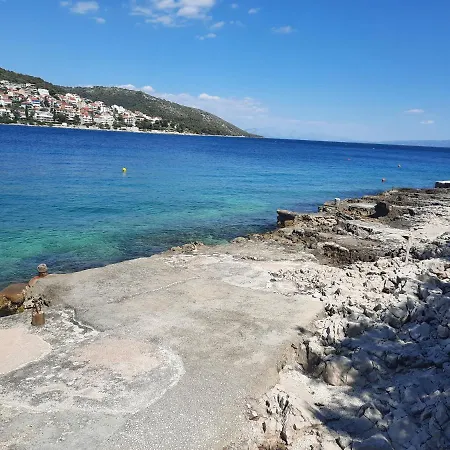 Ema 公寓 特罗吉尔