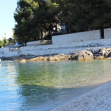 Апартаменты Ema Трогир