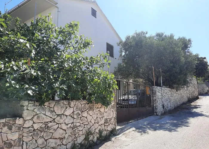 Διαμέρισμα Ema Τρογκίρ