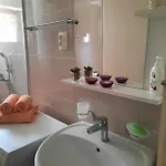 Ema Apartment *