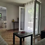 Ema Apartment