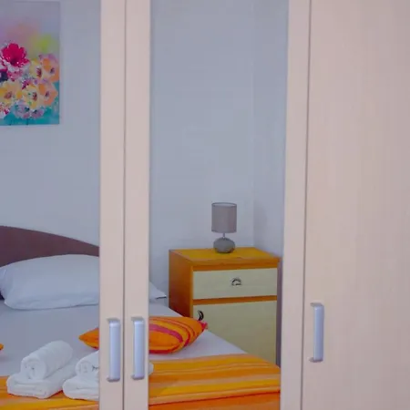 Ema Apartment *